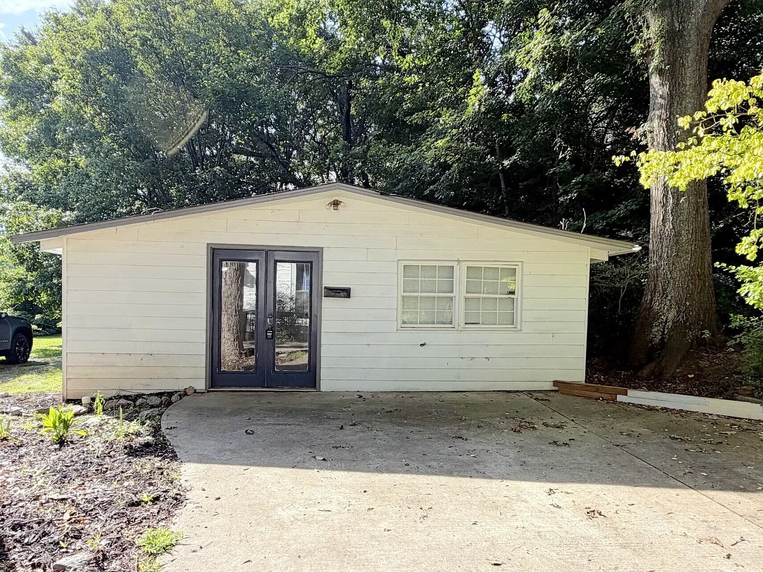 1 bed, 1.0 bath, 600 sqft, $950 — Photo 2