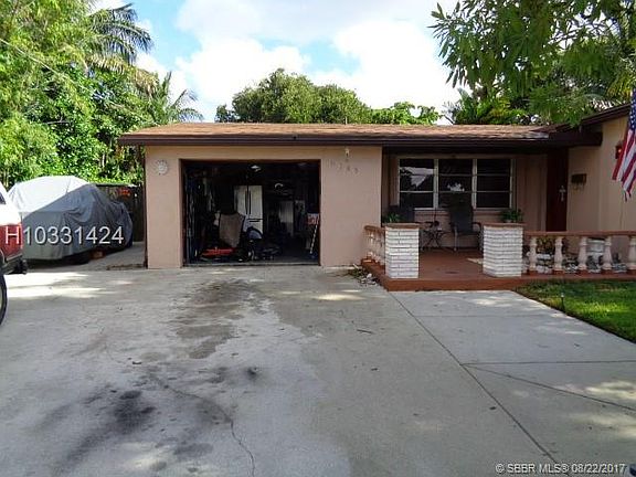 2nd image of 9185 SW 49th Pl