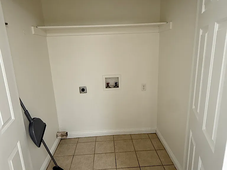 106 Blue Dr — Photo 4