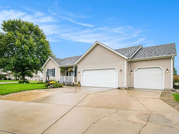 3rd image of 30550 Pine Bluff Dr