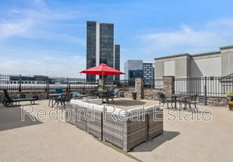 1803 Broadway #211 — Photo 9