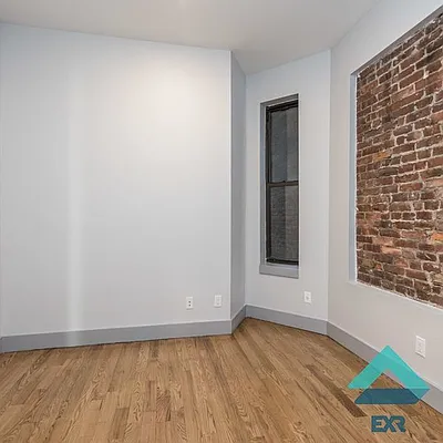 Rented by EXR | media 22