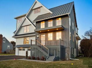 85 Rhoda Ave, Fairfield, CT 06824