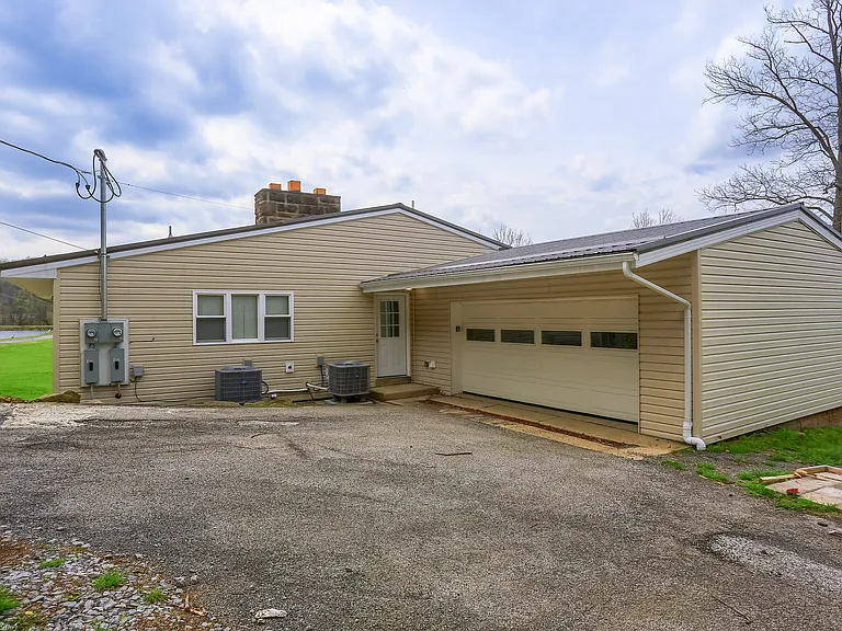 102 Kathleen Dr #2 — Photo 26