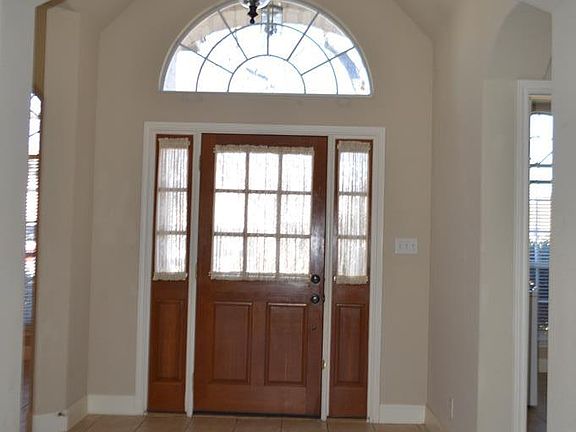 2nd image of 607 Persimmon Ct