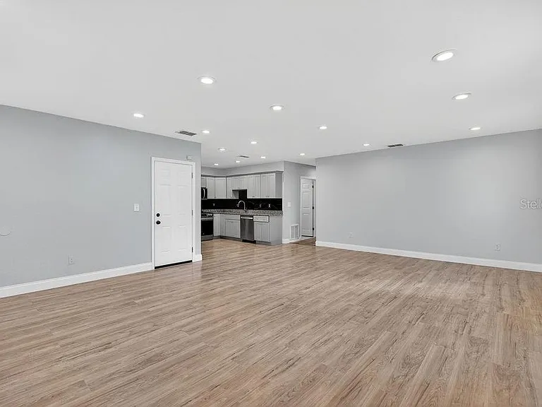 722 22nd St — Photo 13