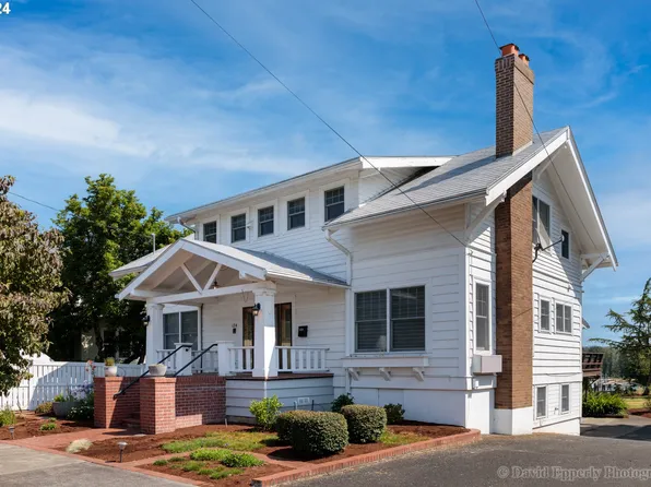 124 N 2nd St, Saint Helens, OR 97051