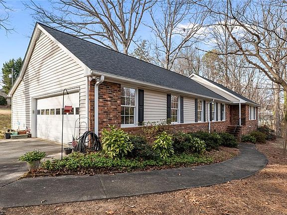 2nd image of 404 Hassellwood Dr
