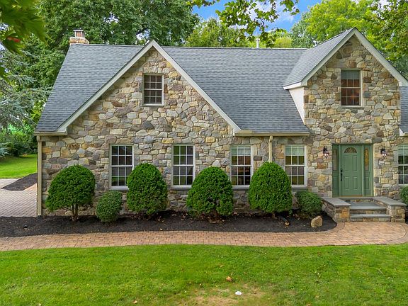 3rd image of 129 Wilson Rd