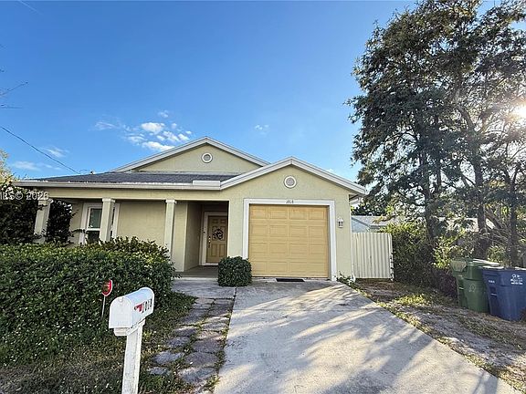 3rd image of 1018 Foster Rd