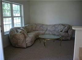 3rd image of 165 Greenfield Blvd