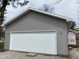 201 9th St, Lincoln, IL 62656
