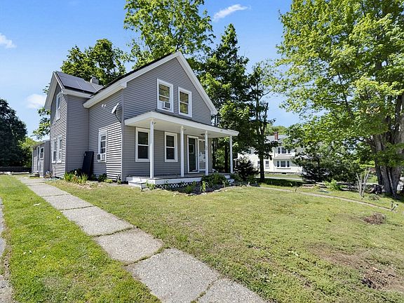 3rd image of 32 Middlesex Ave