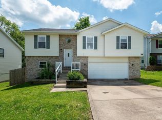 1401 W Woodhill Dr, Bloomington, IN 47403