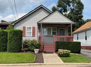 225 Davis St, Joliet, IL 60436