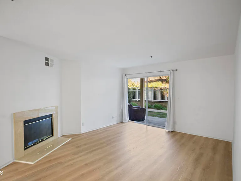 5805 Oak Bend Ln #208 — Photo 1