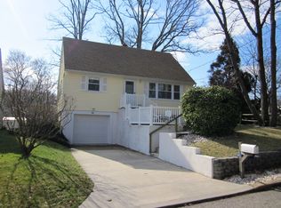 228 Robbins Rd, Neptune, NJ 07753