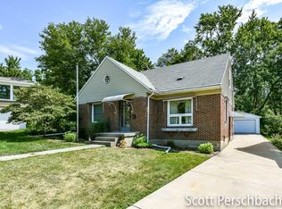 1614 Rosewood Ave SE, Grand Rapids, MI