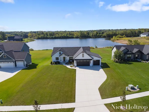 6082 Molli Dr, Allendale, MI 49401
