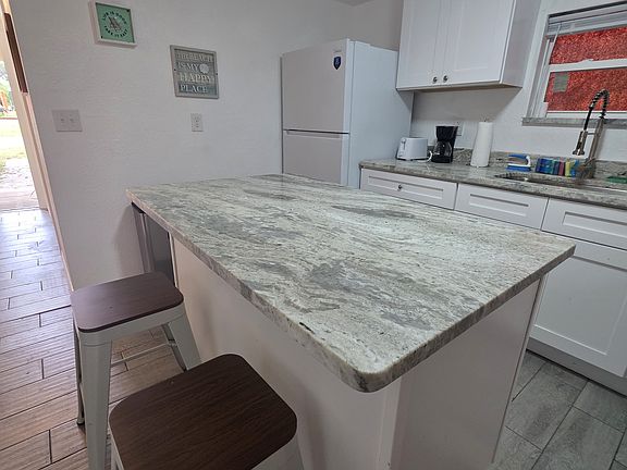 5th image of 25 N Brown Ave #2