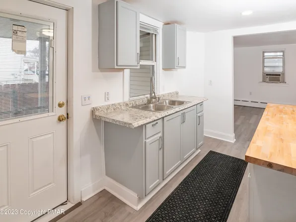 316 E Carroll St, Saint Clair, PA 17970