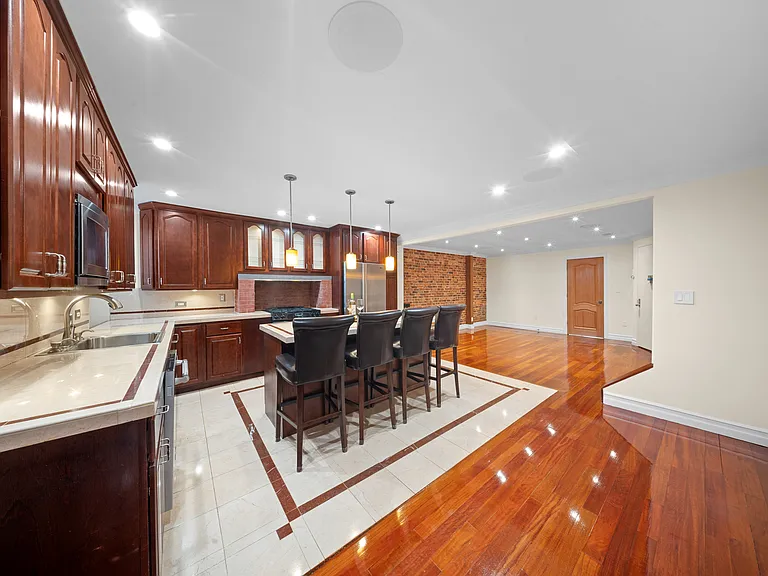419 Hancock St #1 — Photo 9