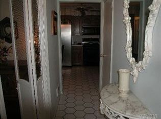 2437 160th St, Whitestone, NY 11357