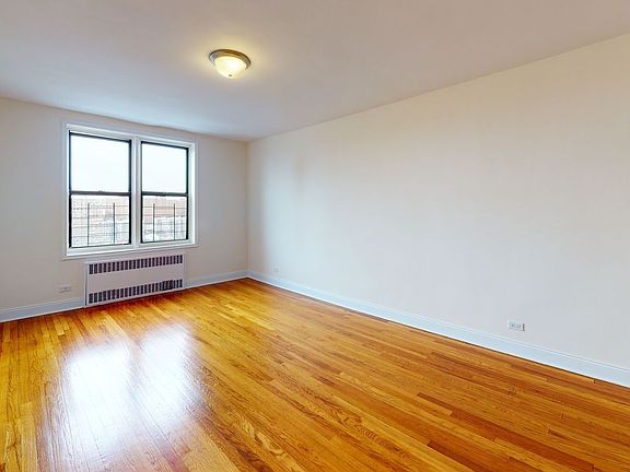 4th image of 90 Laurel Hill Ter #6ME