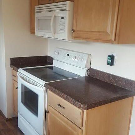 3rd image of 1093 Bell St
