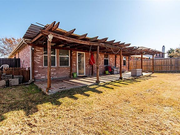 3rd image of 2608 Horizon Way