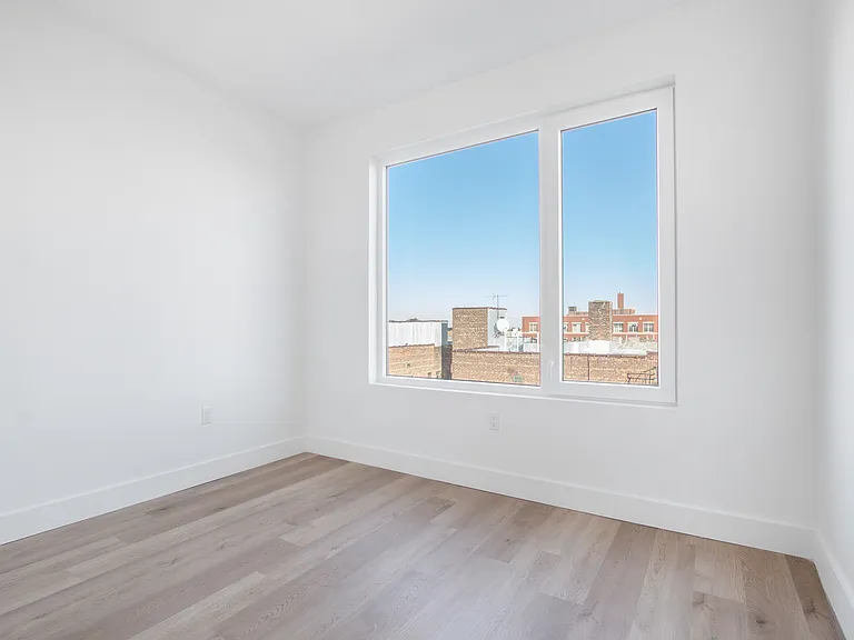 2045 Ocean Ave #701 — Photo 5