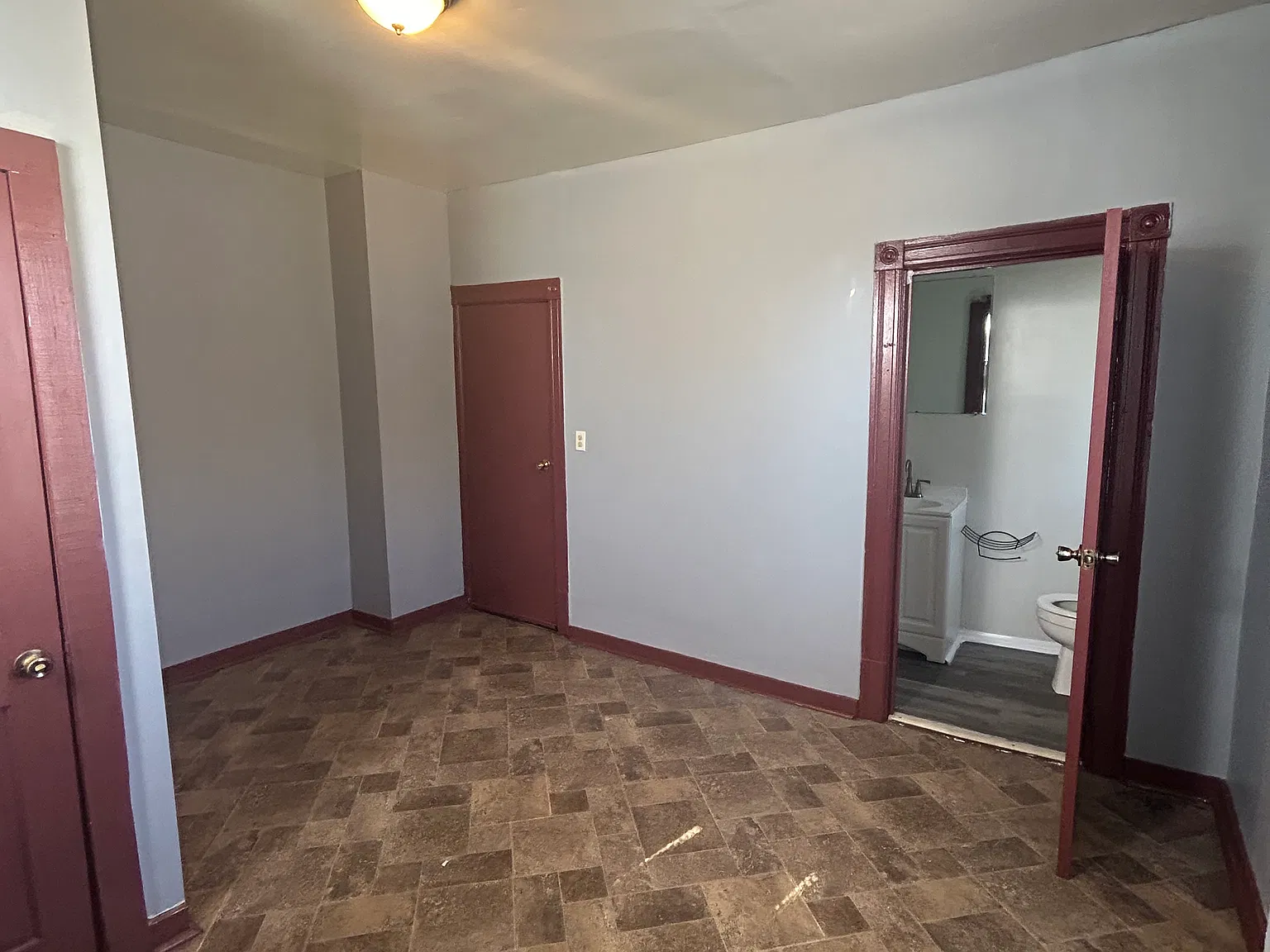 3 bed, 1.5 bath, 1200 sqft, $1,350 — Photo 2