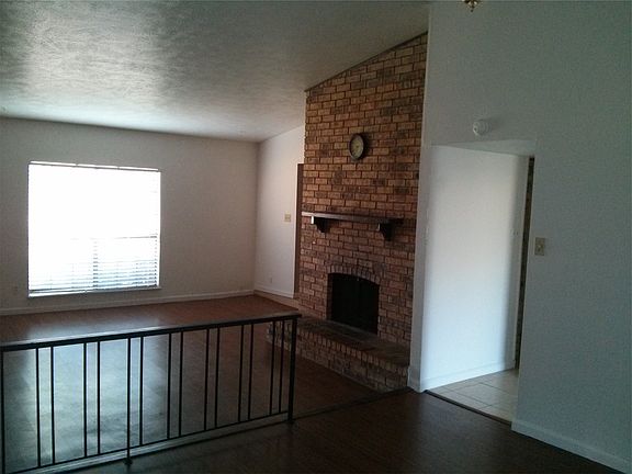 3rd image of 5029 Roberts Dr