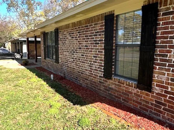 840 10th St NE, Paris, TX 75460