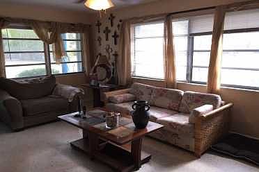 Home For Sale In Maravilla