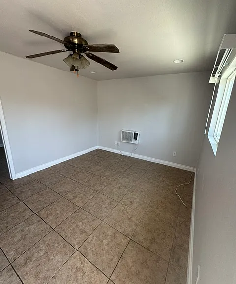 581 Brighthaven Ave #B — Photo 9