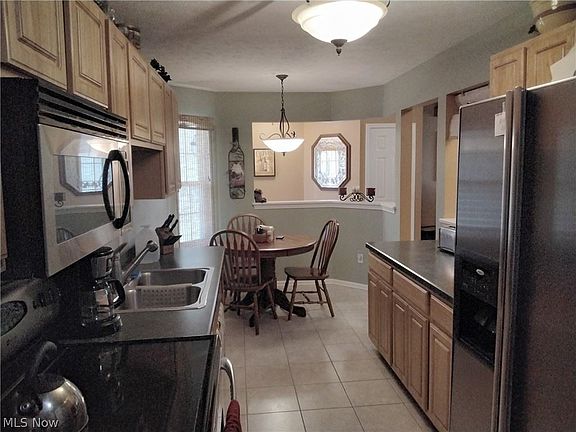 5th image of 722 Cranberry Ct