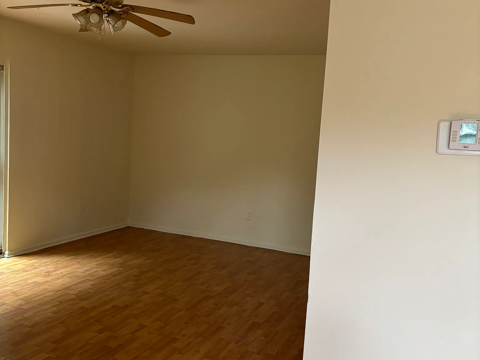 3 bed, 1.5 bath, 1200 sqft, $1,800 — Photo 3