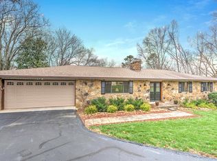 102 E Morningside Dr, Oak Ridge, TN 37830