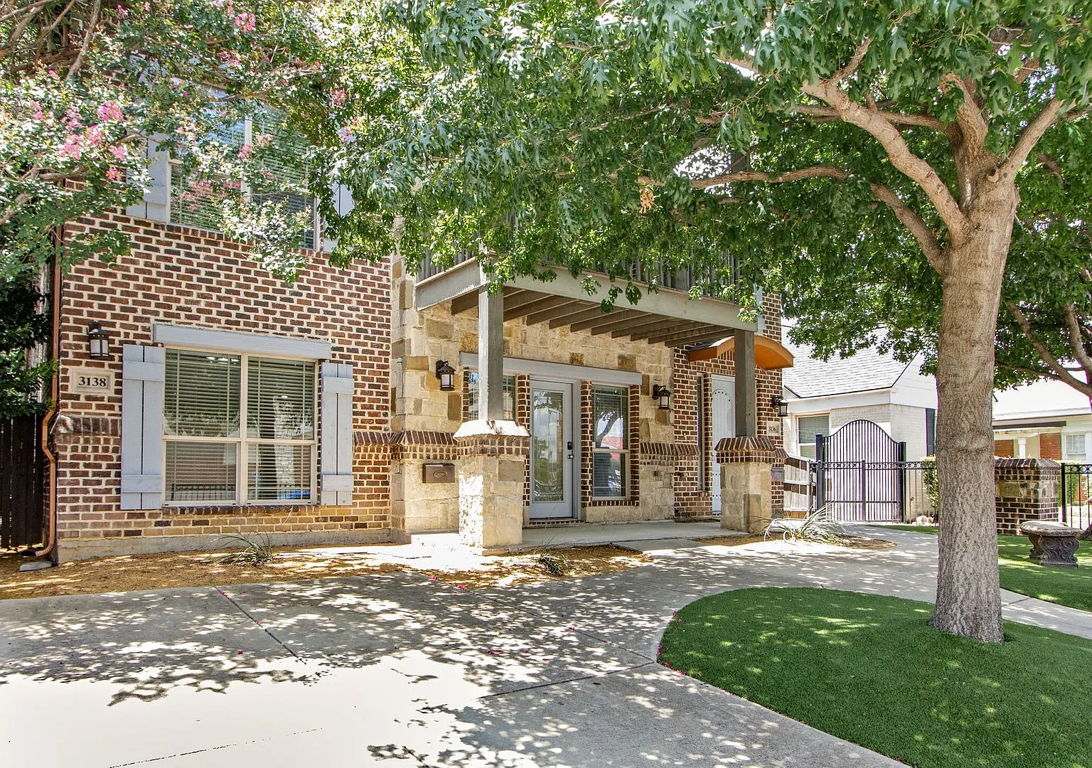 ** Move In July 25th 2027 $5500 ** 5 Bed 3 Bath ** 2 Minute Walk To Tcu Campus ** — Photo 4