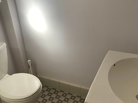 5th image of 6459 N Winchester Ave