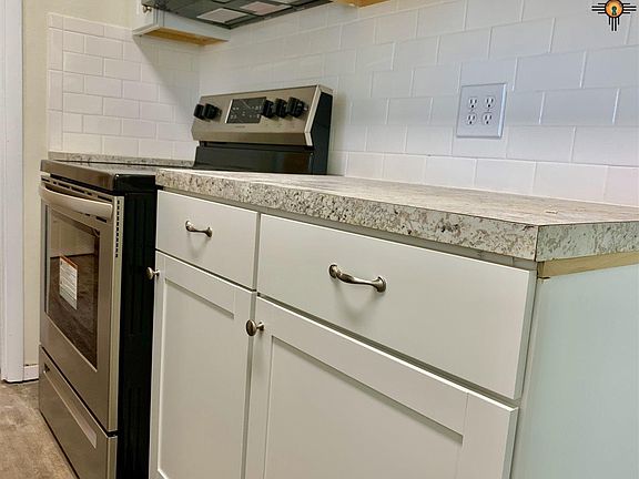 3rd image of 709 W 18th St
