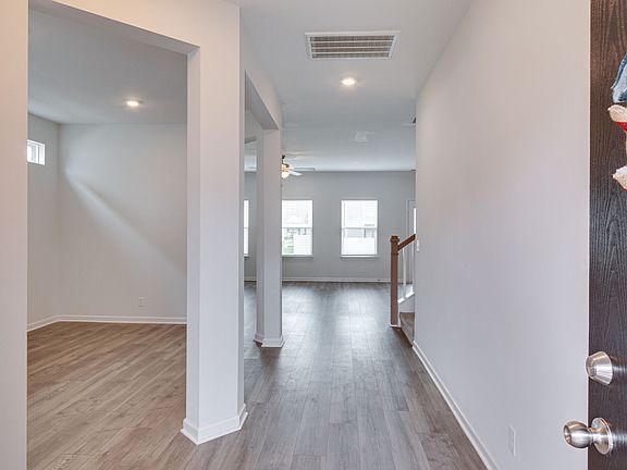 3rd image of 5020 Bridgemore Blvd