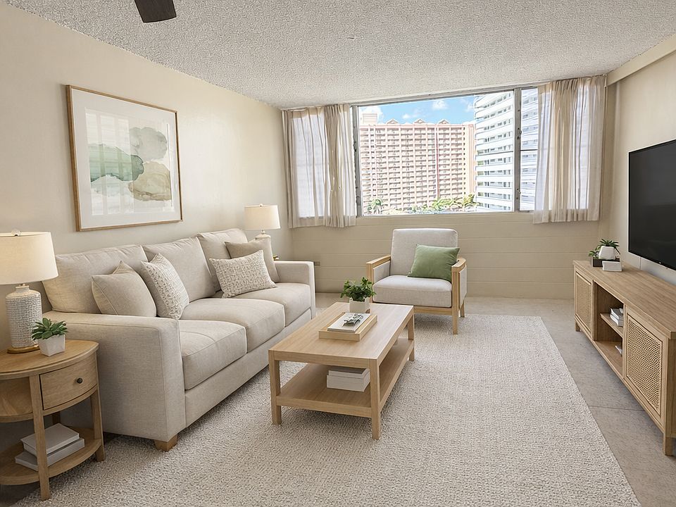 Spacious living room