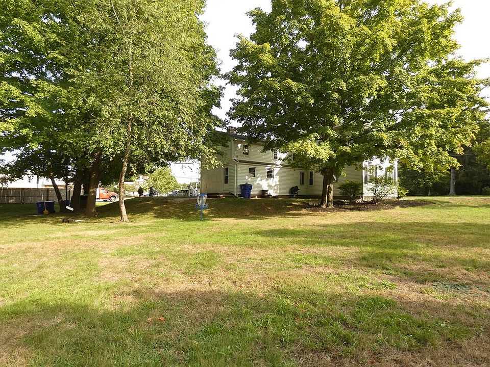 458 Market St, Rockland, MA 02370 Zillow