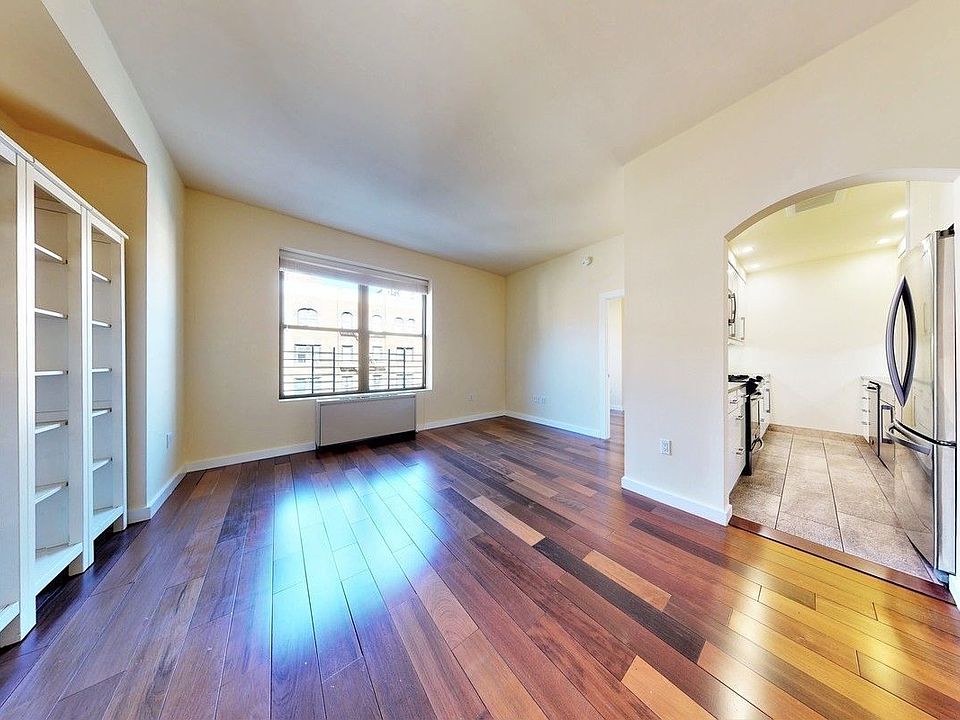 1st image of 180 W 81st St #41