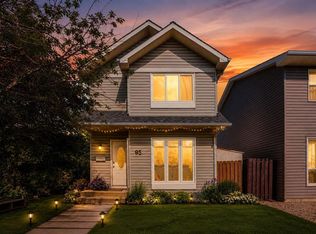 95 W Castlegreen Close NE, Calgary, AB T3J 1Y6
