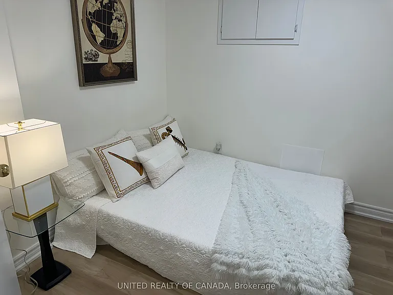 102 Baywood Ct — Photo 34