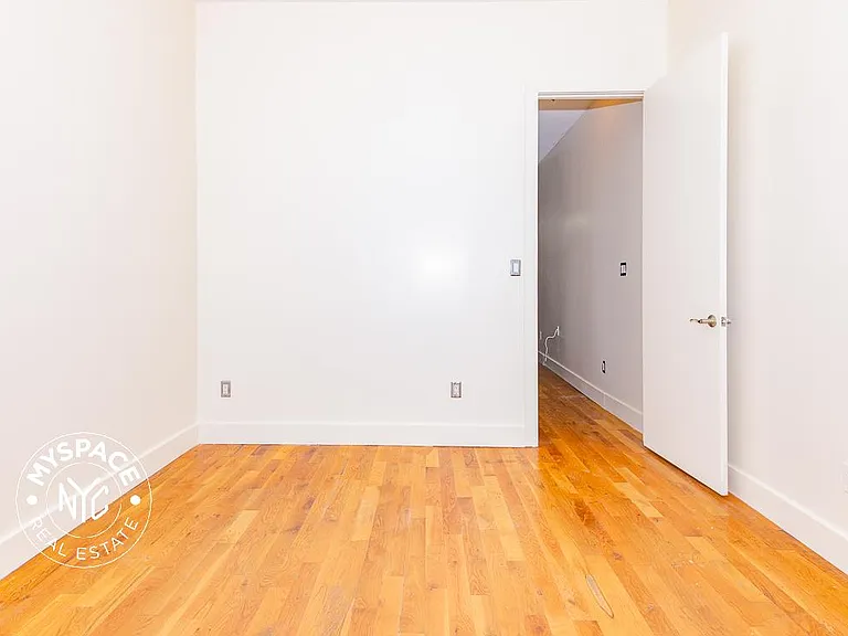 677 Quincy St #1L — Photo 5