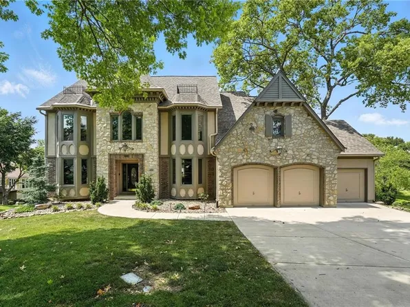 5806 W 130th St, Overland Park, KS 66209